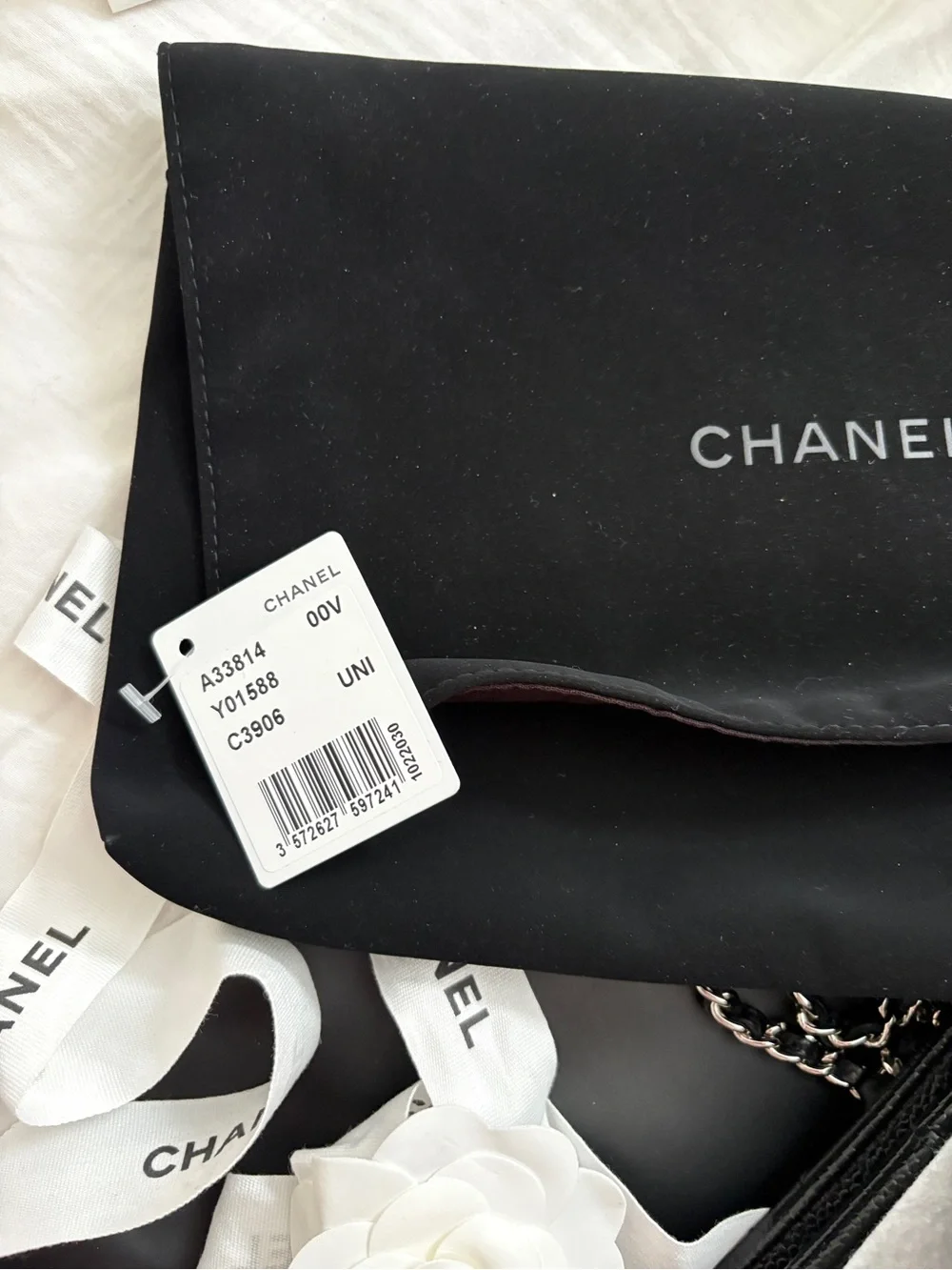 CHANEL Black Quilted Caviar Leather Crossbody Wallet with Silver Chain